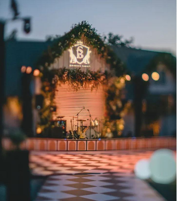 lighting an outdoor wedding